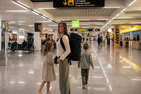Reise med barn 2026 - Den komplette guiden fra bestilling til ankomst