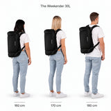 The Weekender 30L – størrelsessammenligning på personer som er 160, 170 og 180 cm høye.